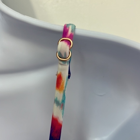 Hobie Chevron Ikat Print Bikini Top, has a wrap around strap & shoulder straps - Picture 8 of 16